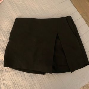 Black skort